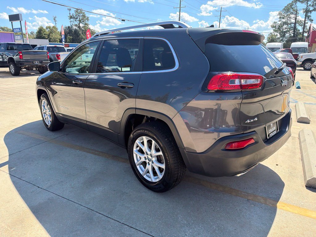 Used 2015 Jeep Cherokee Latitude w/ Cold Weather Group AWD/4WD image 13
