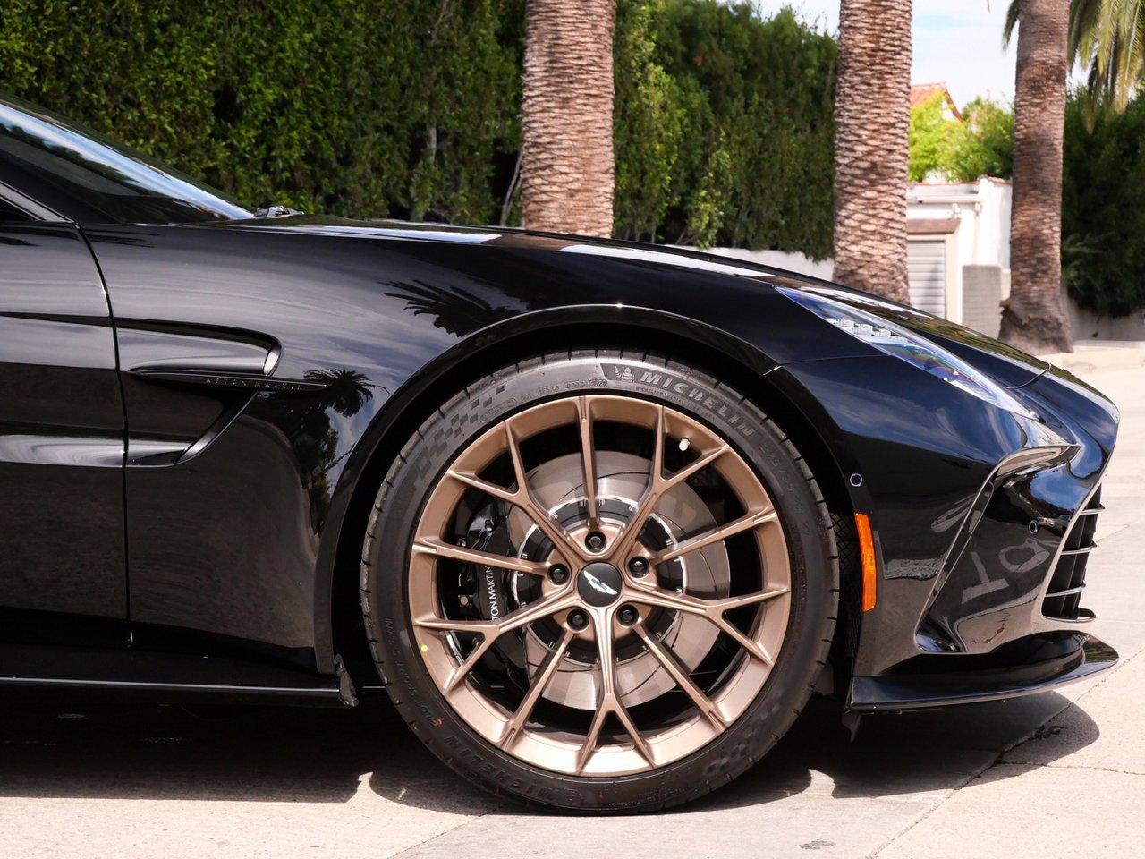 New 2026 Aston Martin V8 Vantage Coupe image 4