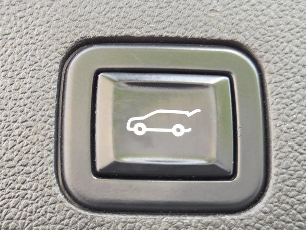 Used 2023 Chevrolet Suburban RST AWD/4WD image 20