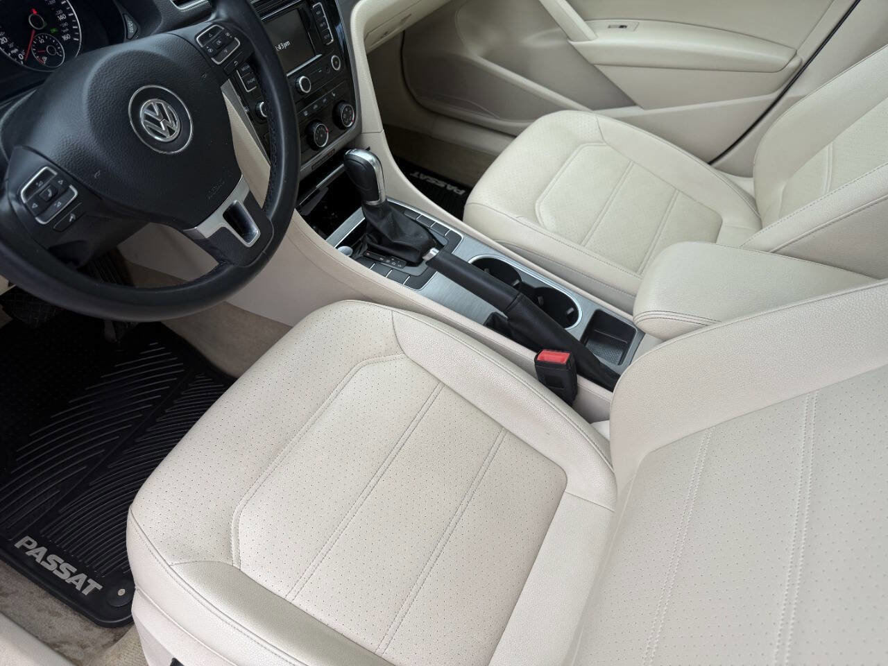 Used 2014 Volkswagen Passat TDI SE FWD image 17