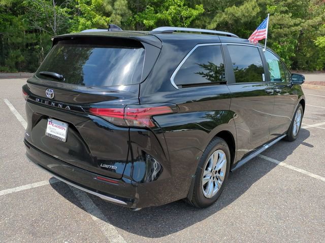 New 2026 Toyota Sienna Limited AWD/4WD image 4