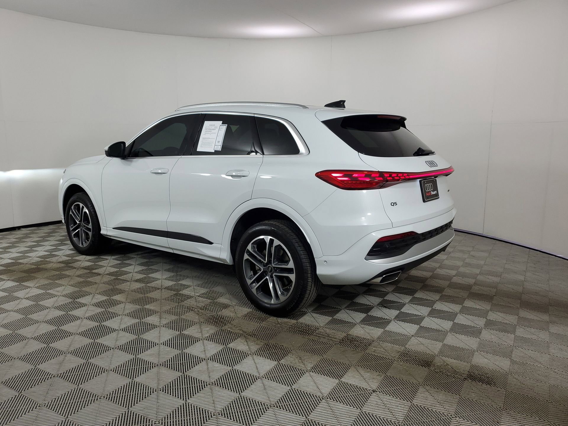 Certified 2025 Audi Q5 2.0T Premium image 7