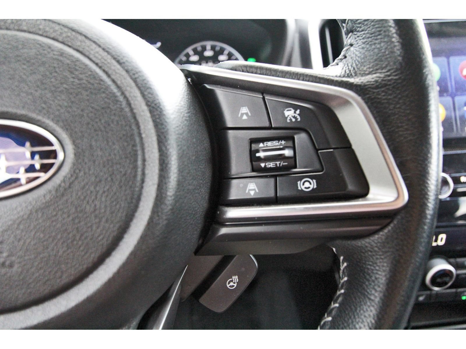 Used 2022 Subaru Ascent Limited w/ Technology Package AWD/4WD image 16