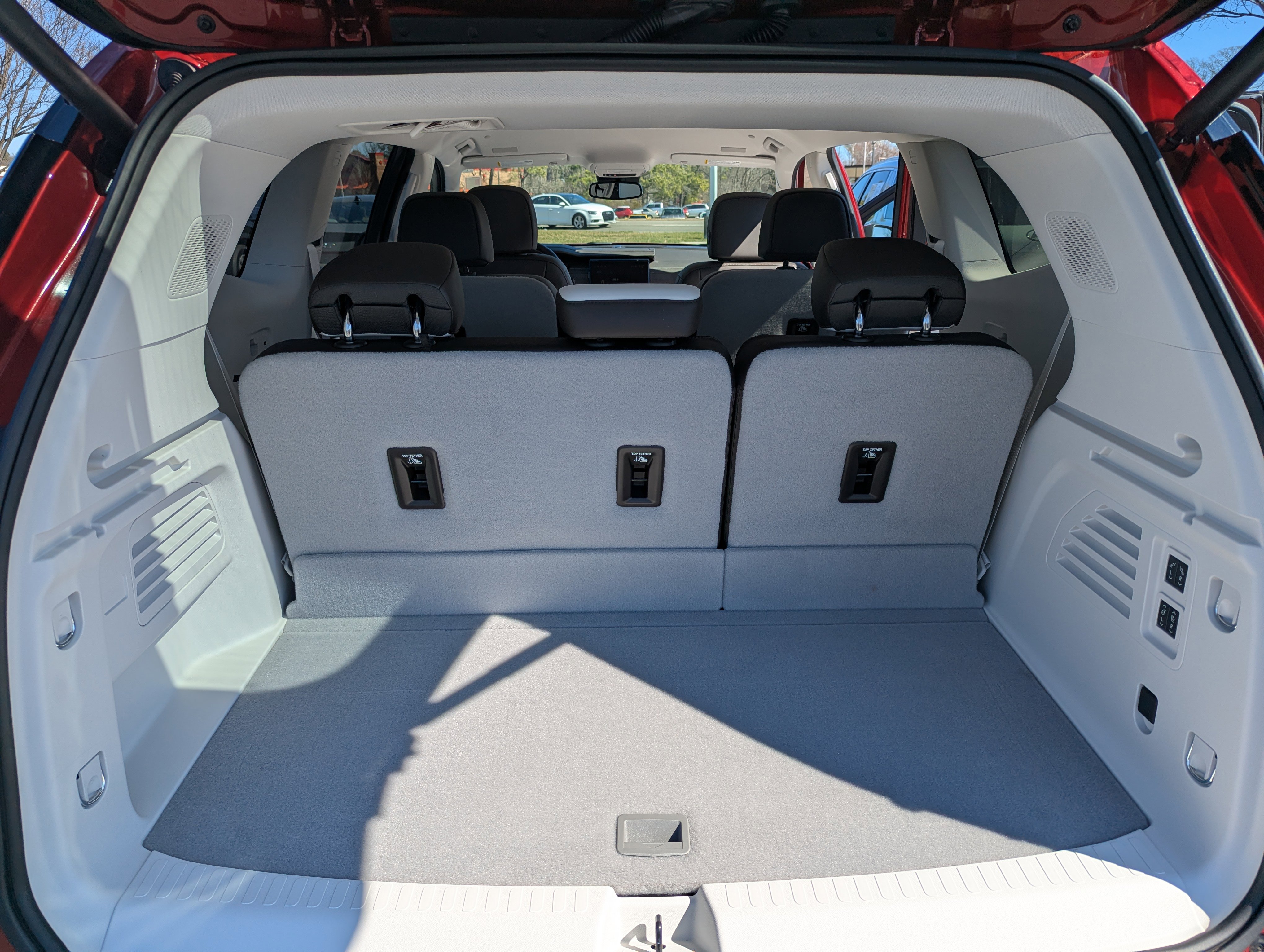 Used 2025 GMC Acadia Denali w/ LPO, Floor Liner Package image 17