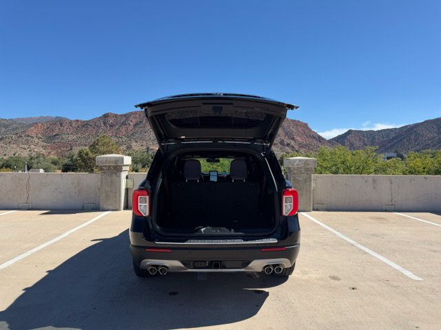 Used 2020 Ford Explorer Platinum w/ Premium Technology Package AWD/4WD image 8