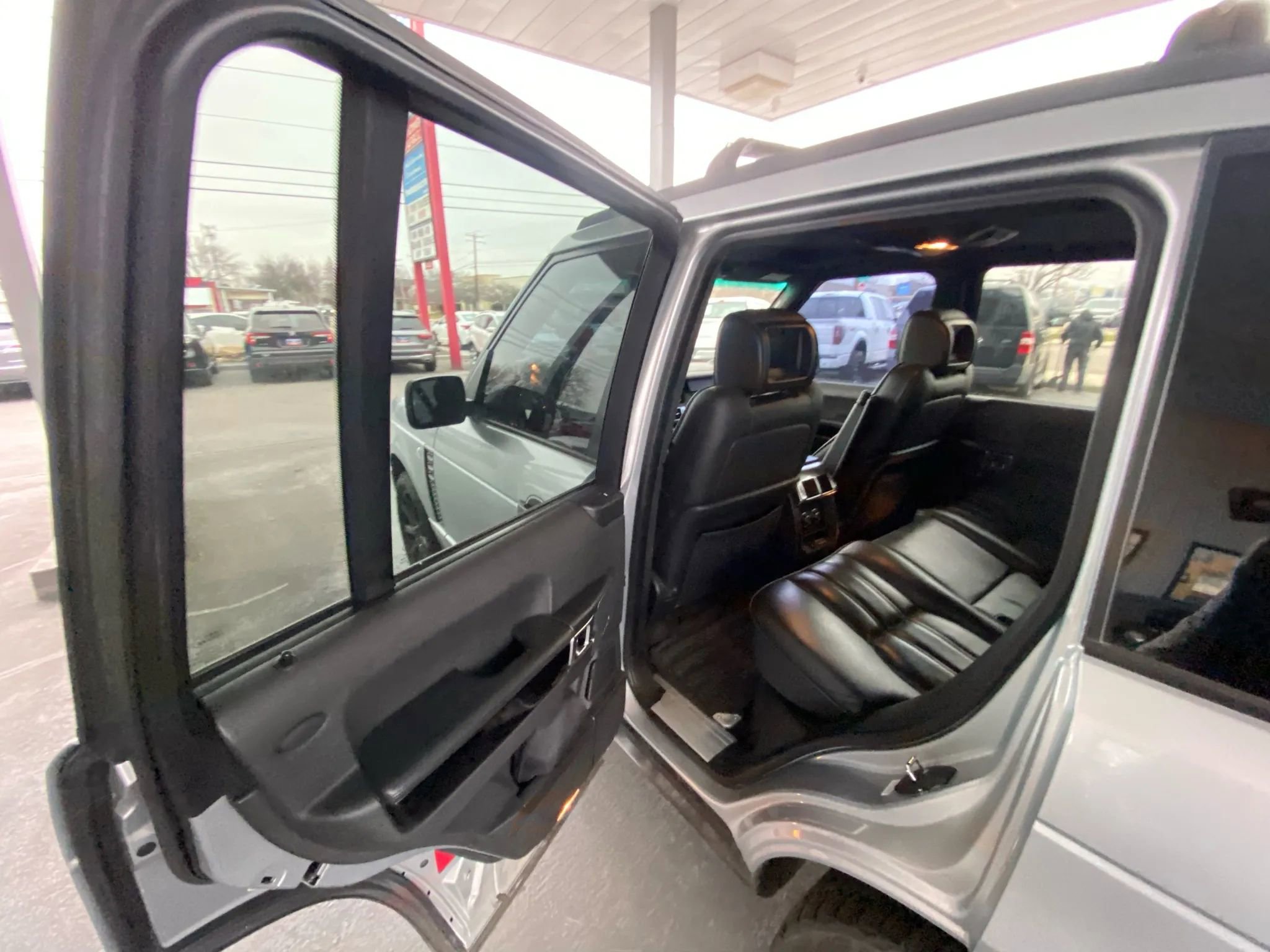 Used 2010 Land Rover Range Rover Supercharged image 11