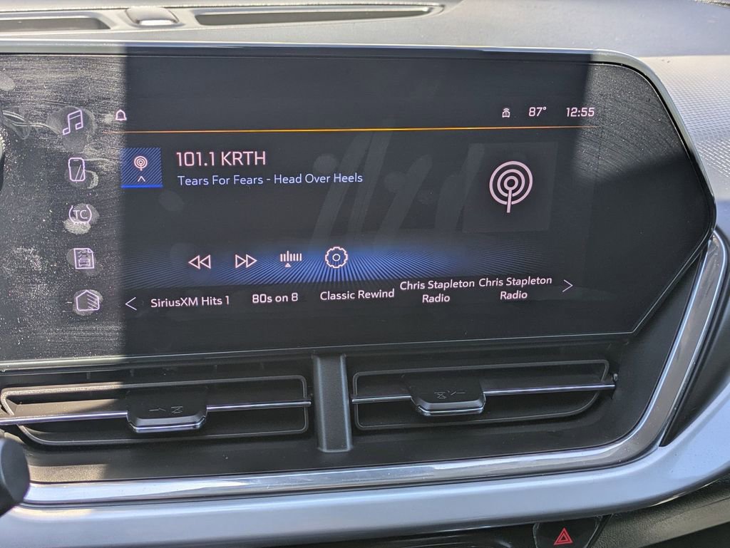 Used 2025 Chevrolet Trax LT w/ LT Convenience Package image 18