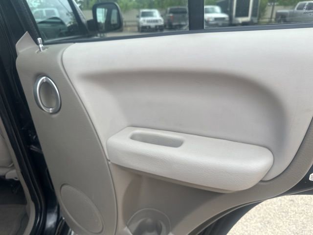 Used 2005 Jeep Liberty Limited AWD/4WD image 8