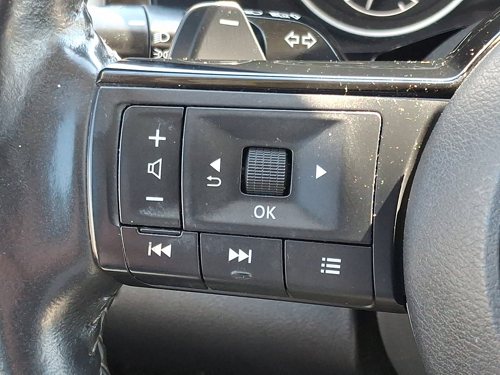 Used 2022 Nissan Pathfinder SL AWD/4WD image 21