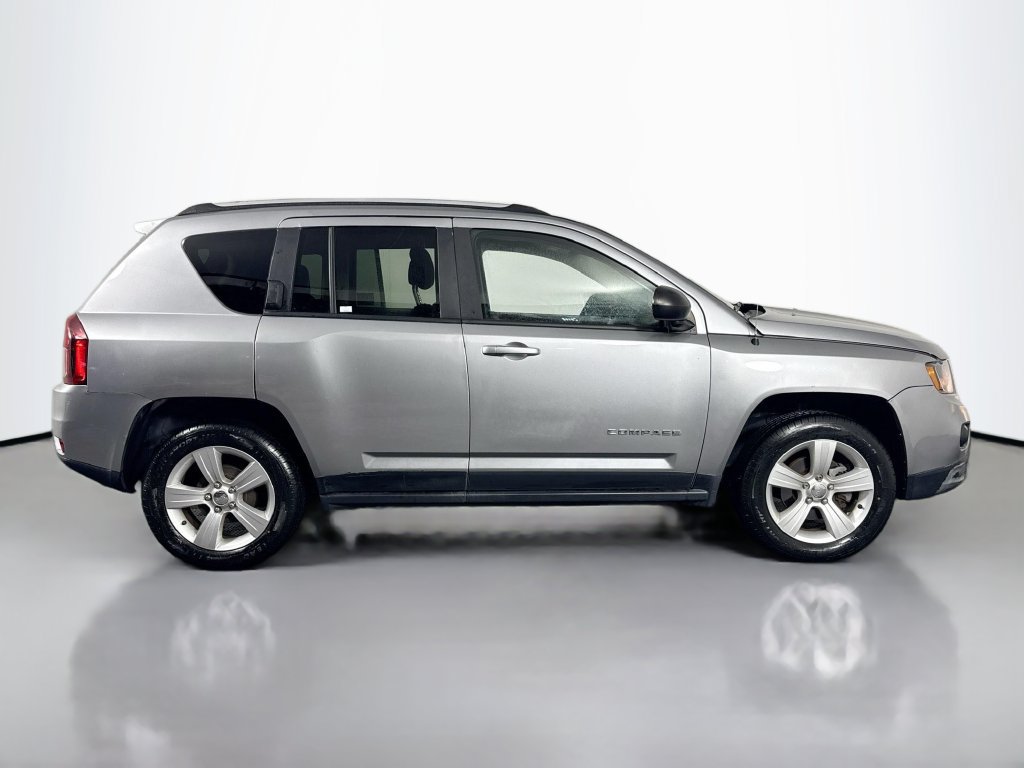 Used 2017 Jeep Compass Sport w/ Power Value Group FWD image 4