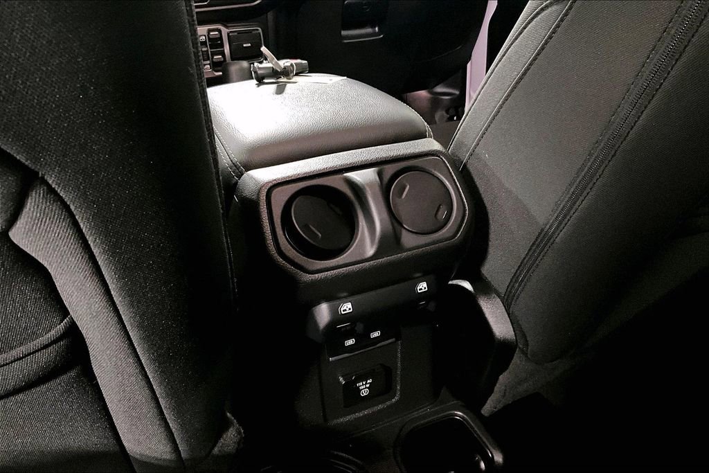 Used 2022 Jeep Wrangler Unlimited Sahara w/ Cold Weather Group image 31