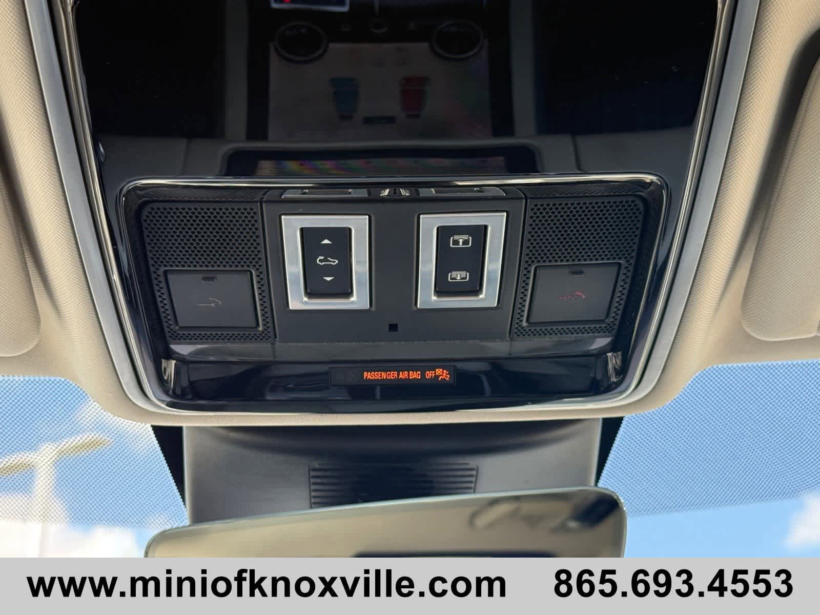 Used 2020 Land Rover Range Rover HSE image 28
