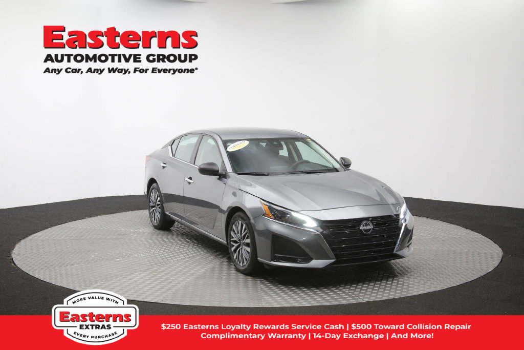 Used 2025 Nissan Altima 2.5 SV FWD image 50
