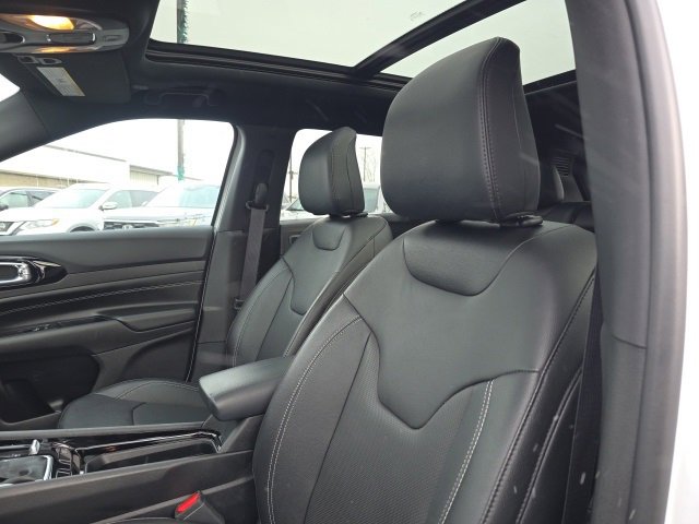 Used 2024 Jeep Compass Limited w/ Driver Assist Group I image 15