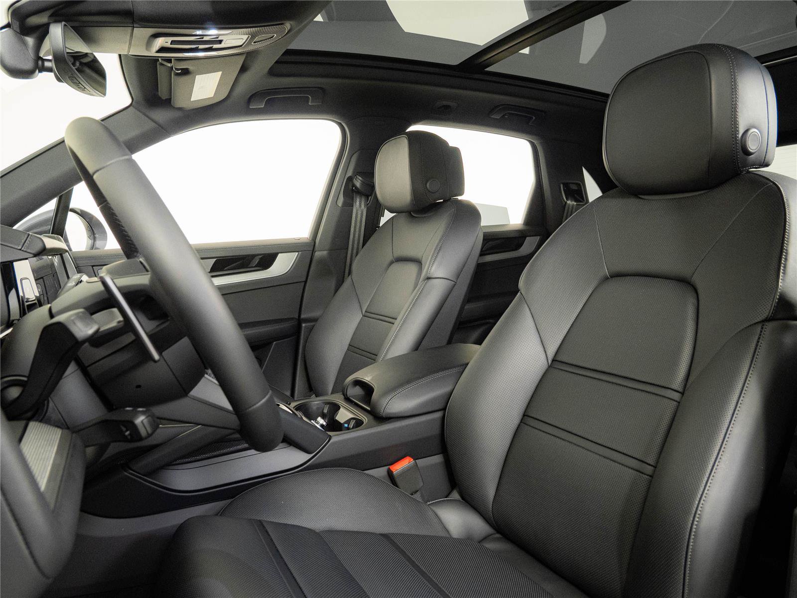 Certified 2026 Porsche Cayenne AWD/4WD image 5
