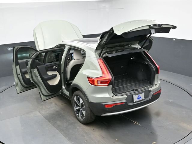 Used 2023 Volvo XC40 B5 Plus w/ Protection Package Premier image 48