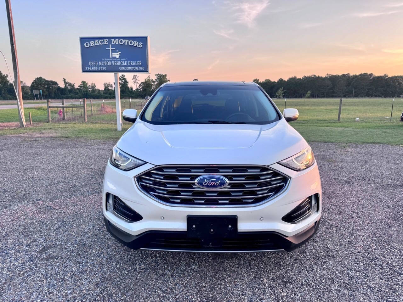 Used 2020 Ford Edge Titanium w/ Class II Trailer Tow Package AWD/4WD image 5