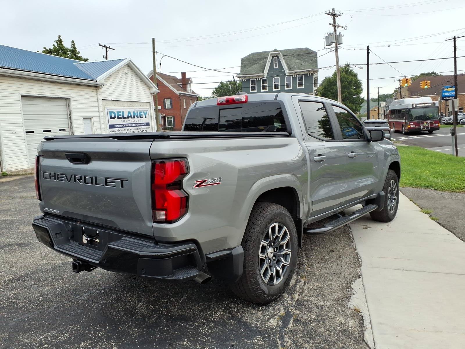 Used 2025 Chevrolet Colorado Z71 AWD/4WD image 4