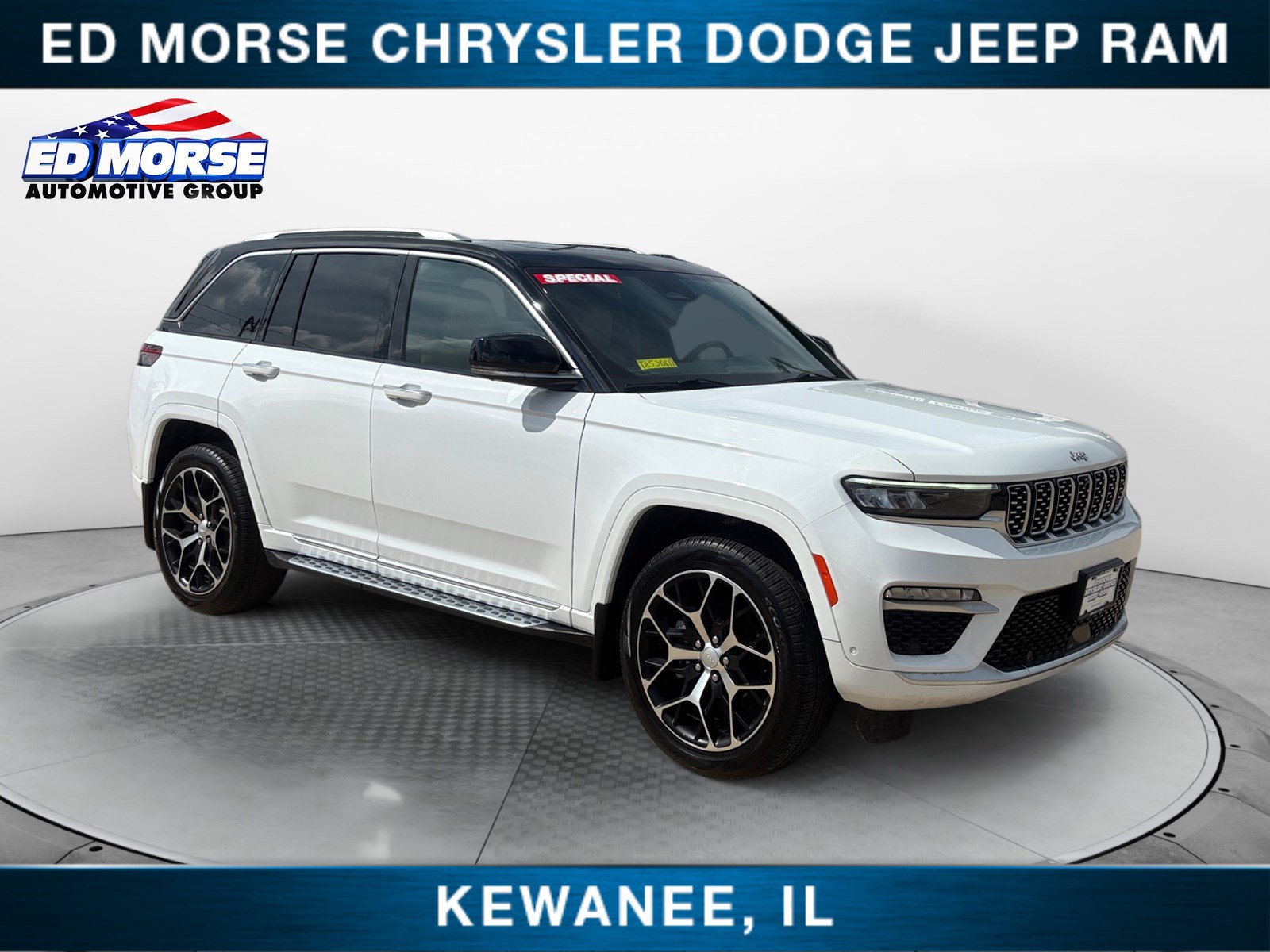 Used 2022 Jeep Grand Cherokee Summit AWD/4WD image 7