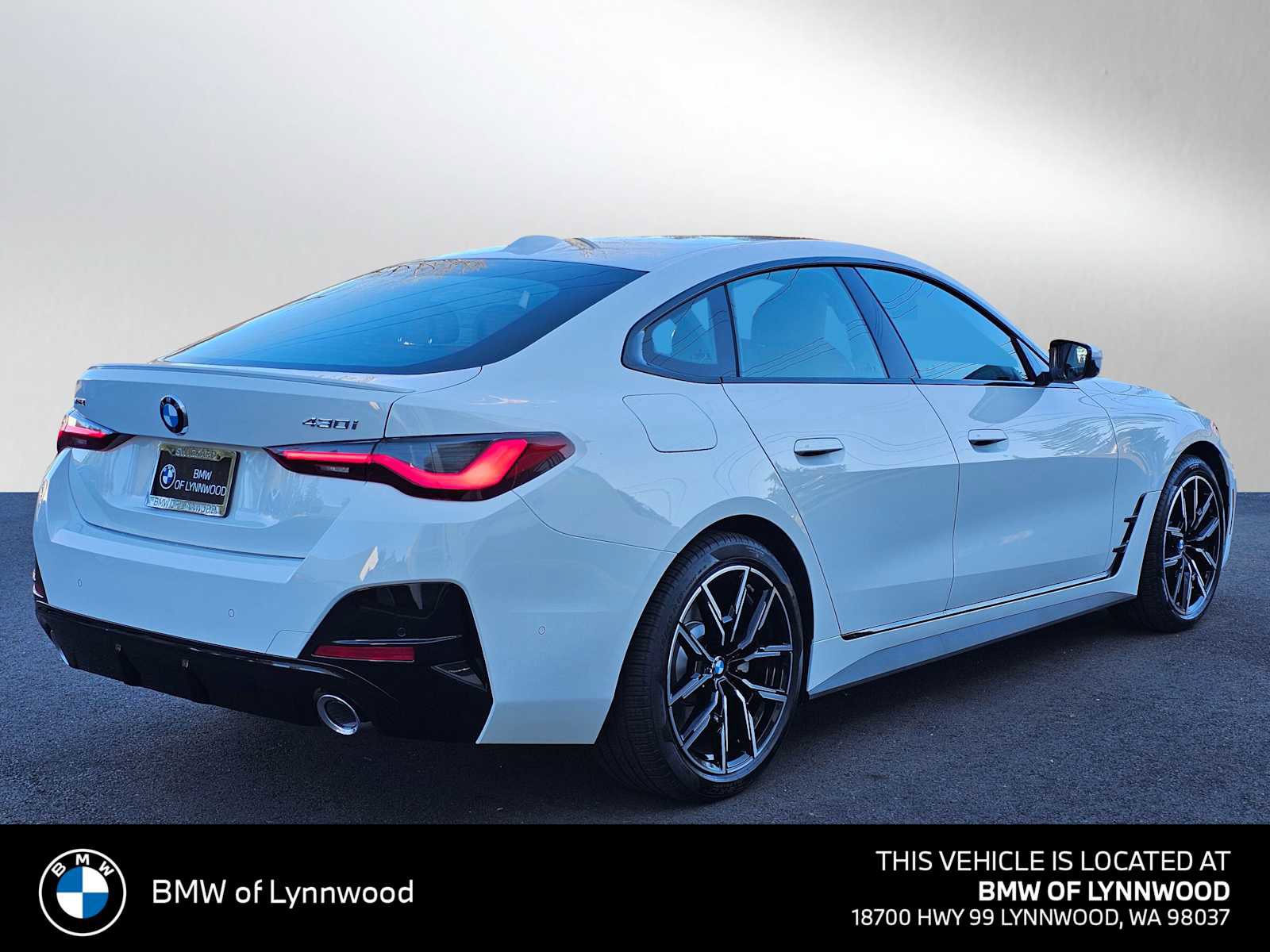 New 2026 BMW 430i xDrive w/ M Sport Package AWD/4WD image 3