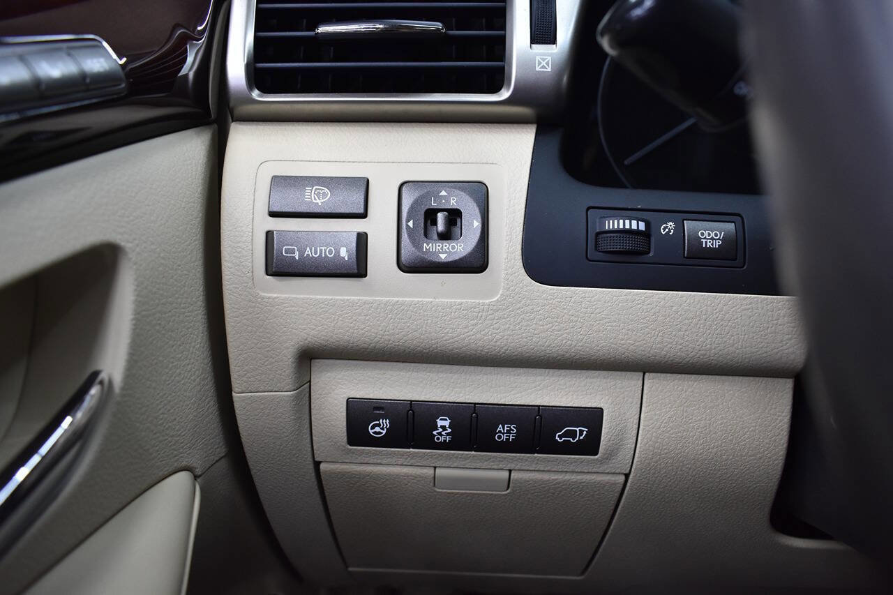 Used 2015 Lexus LX 570 4WD image 33