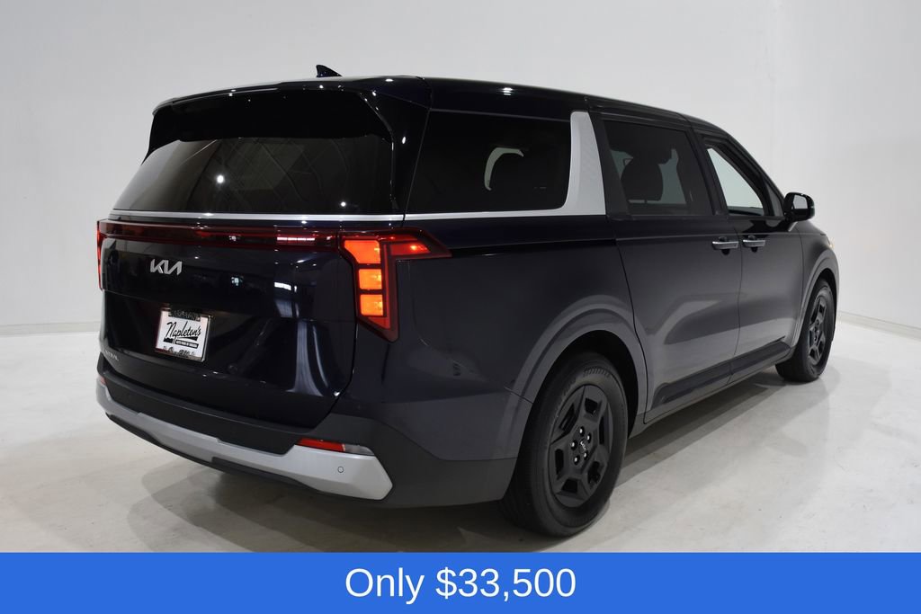 Used 2025 Kia Carnival FWD image 4