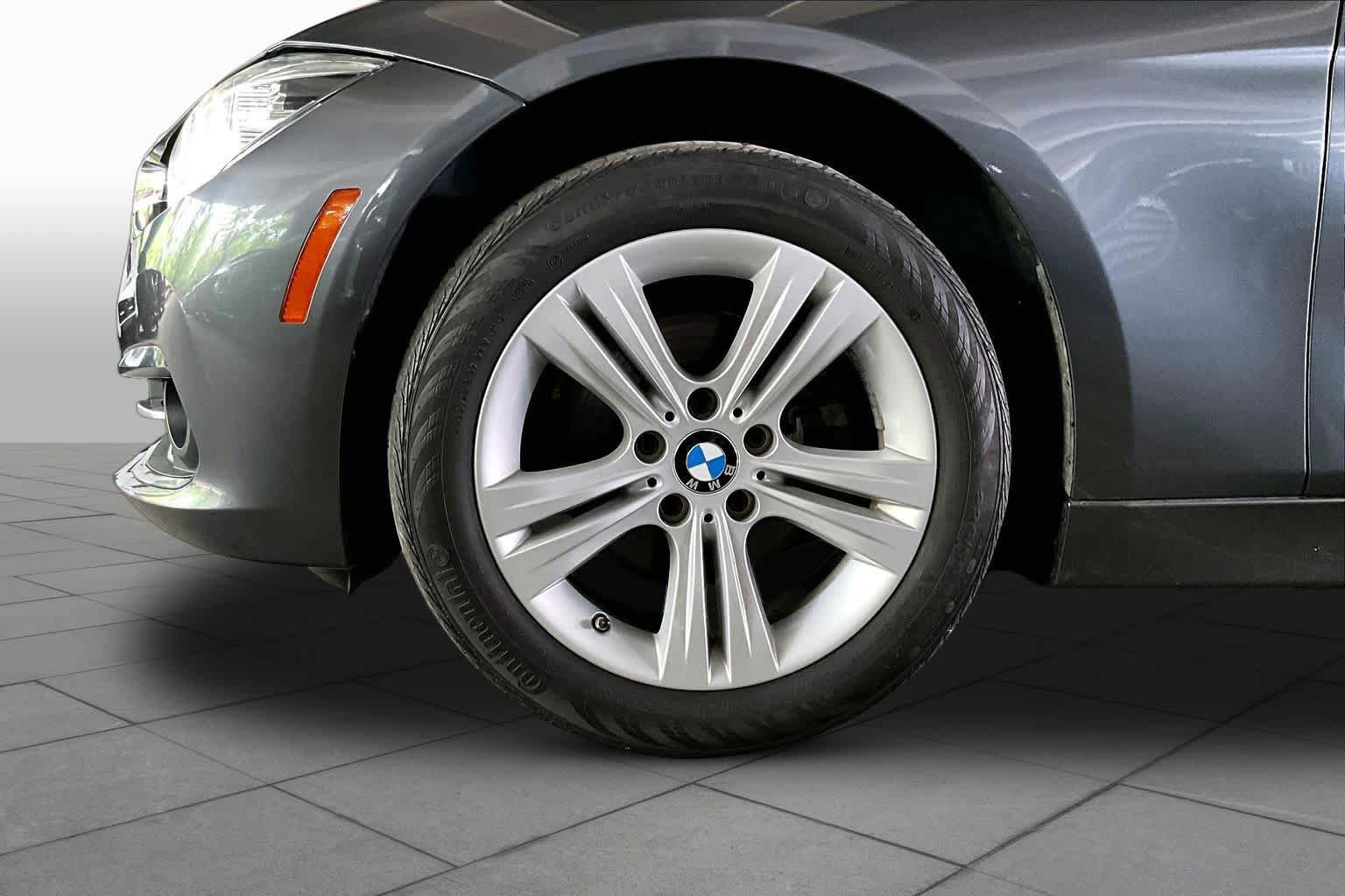 Used 2018 BMW 330i Sedan RWD image 10