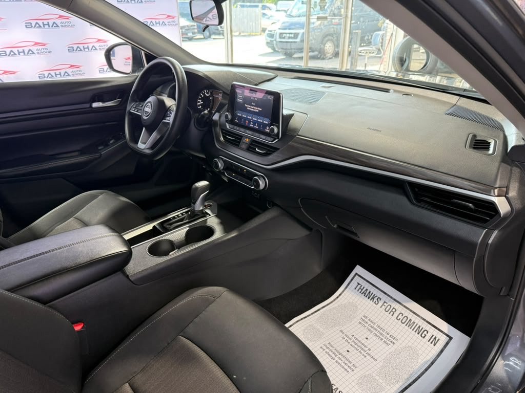Used 2025 Nissan Altima 2.5 SV FWD image 47