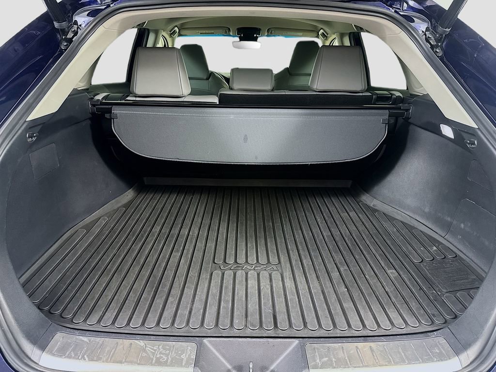 Used 2022 Toyota Venza XLE image 24