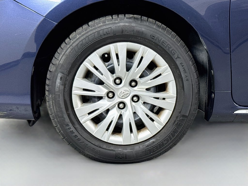 Used 2014 Toyota Camry LE FWD image 11