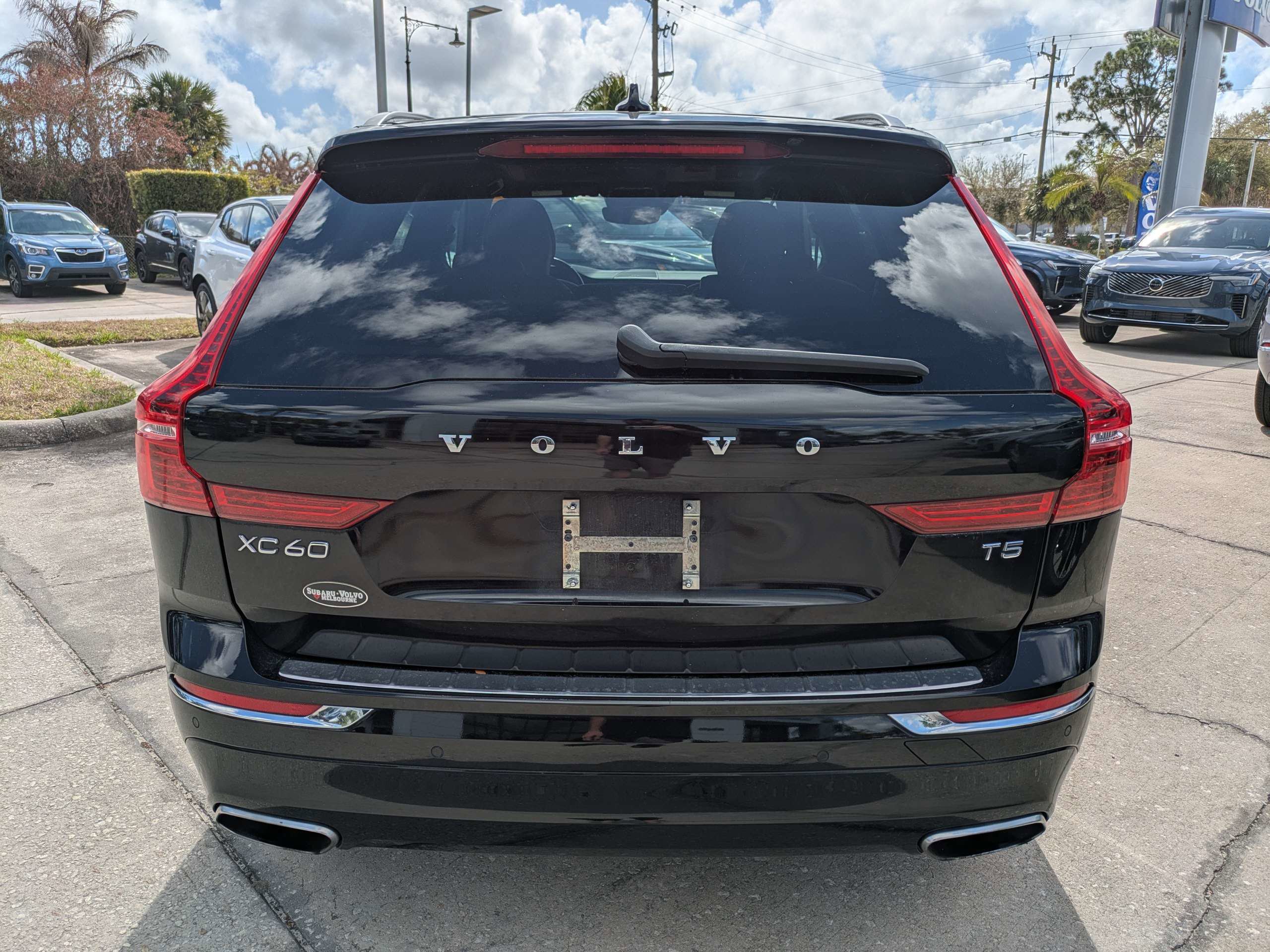 Used 2021 Volvo XC60 T5 Inscription w/ Protection Package Premier image 5