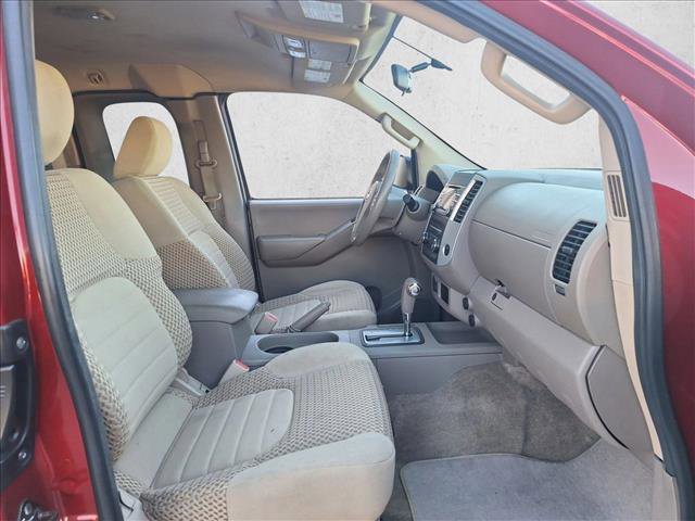 Used 2014 Nissan Frontier SV image 14