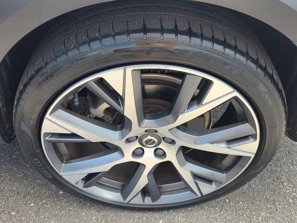 Used 2025 Volvo V90 B6 Cross Country Ultra w/ Protection Package Premier AWD/4WD image 10