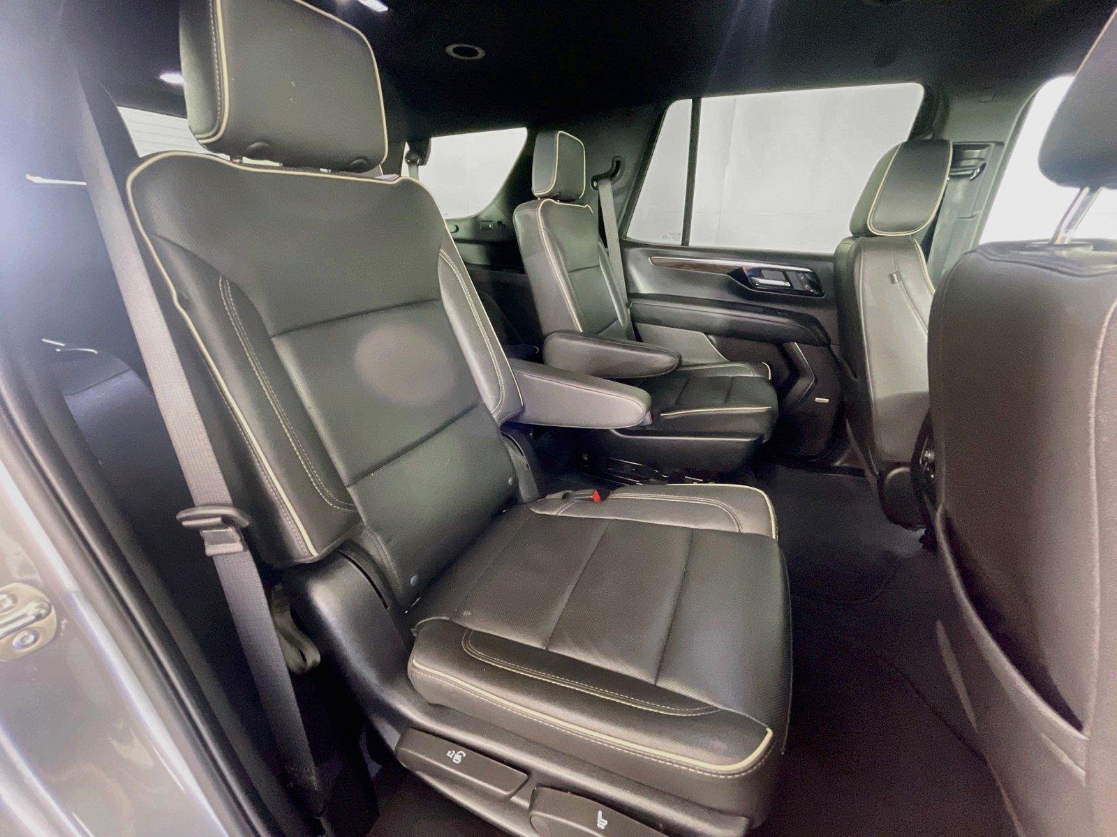 Used 2025 Chevrolet Tahoe Premier AWD/4WD image 32