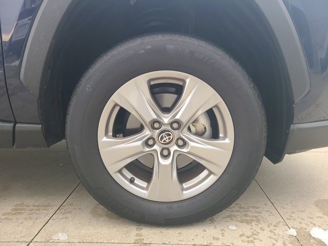 Used 2025 Toyota RAV4 XLE image 9