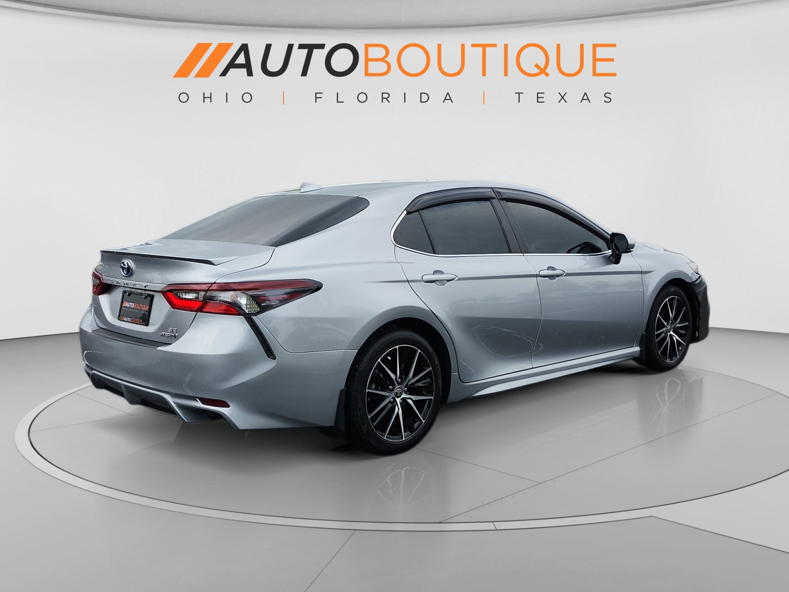 Used 2022 Toyota Camry SE FWD image 6
