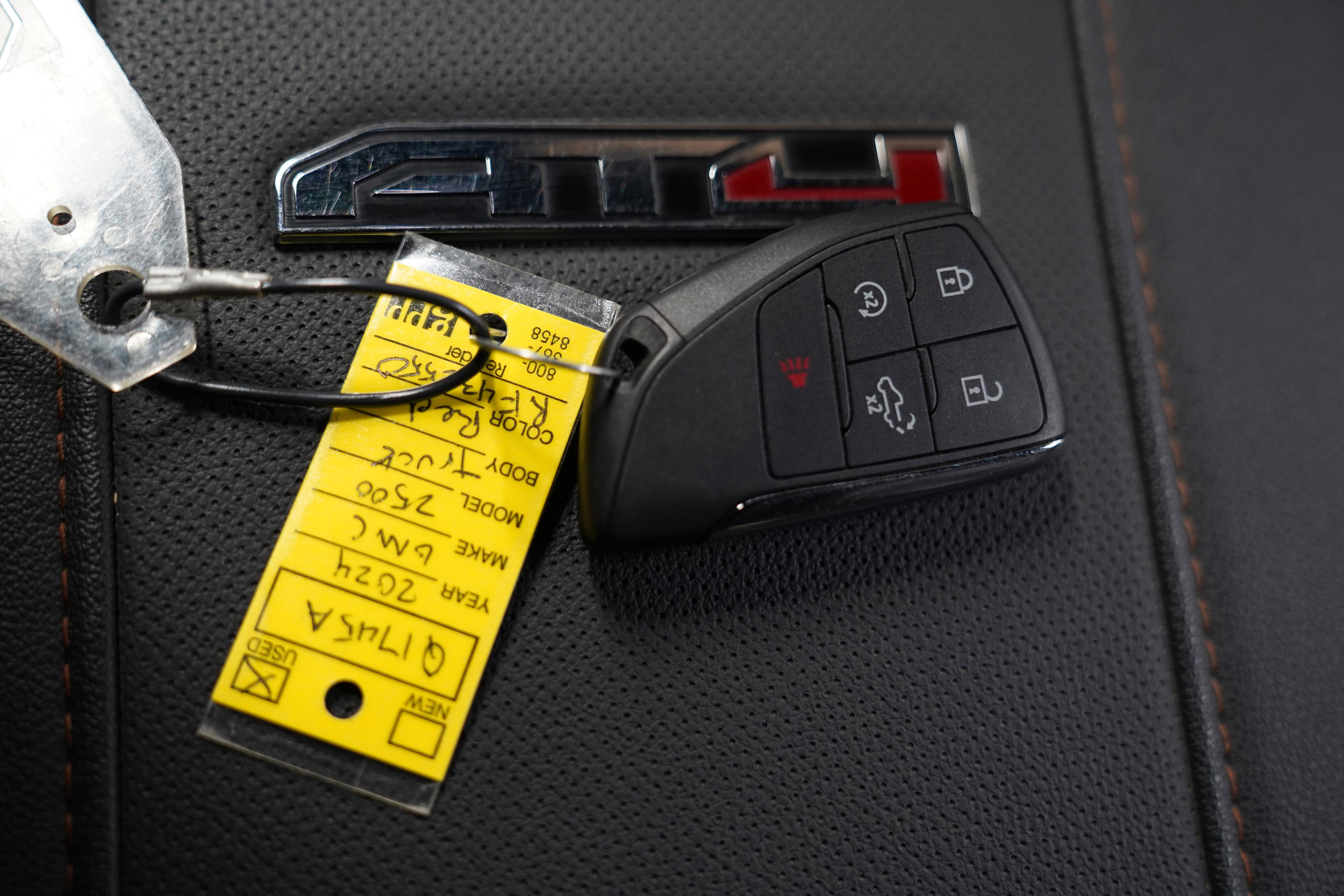 Used 2024 GMC Sierra 2500 AT4 w/ AT4 Preferred Package image 31