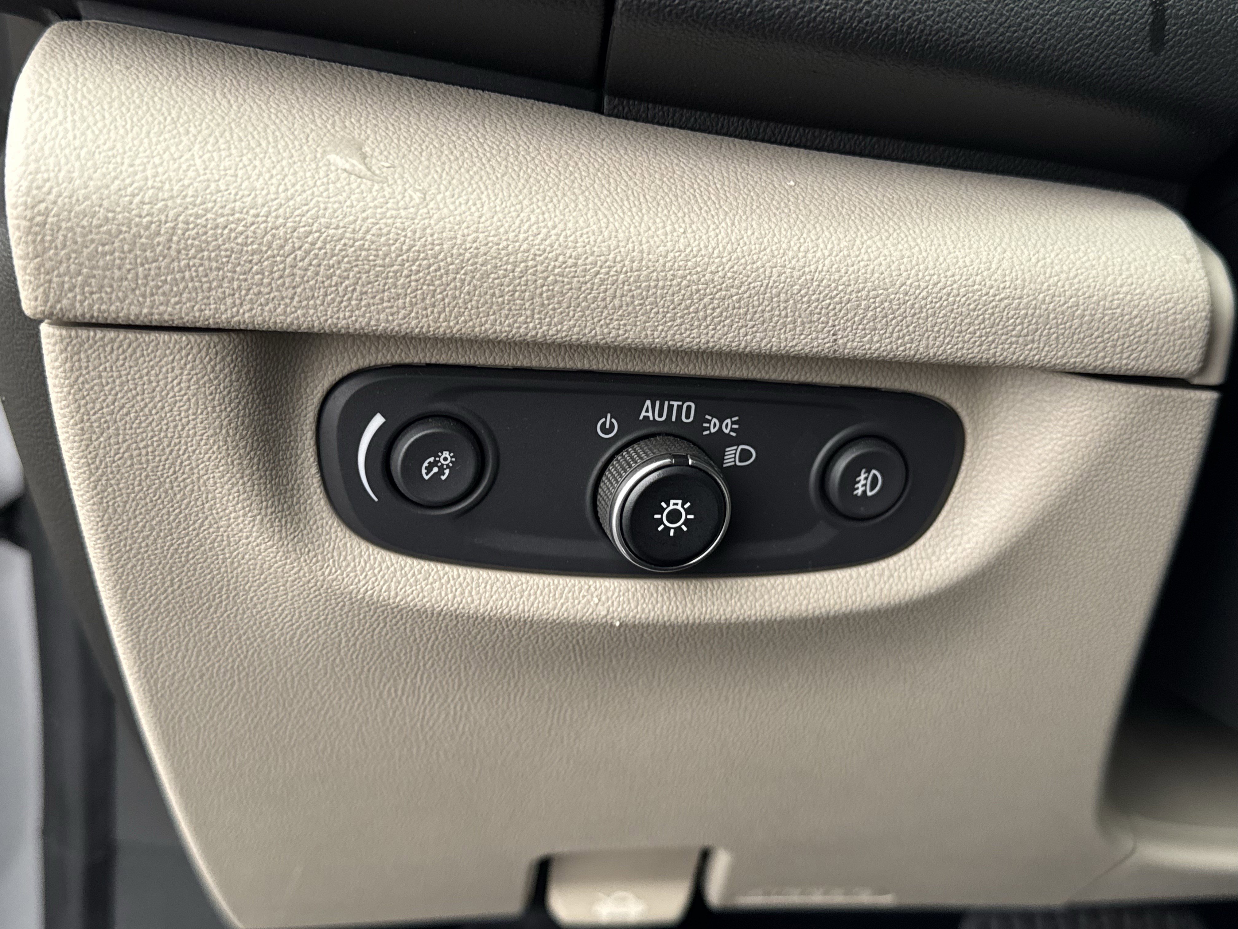 Used 2020 Buick Regal Essence image 27