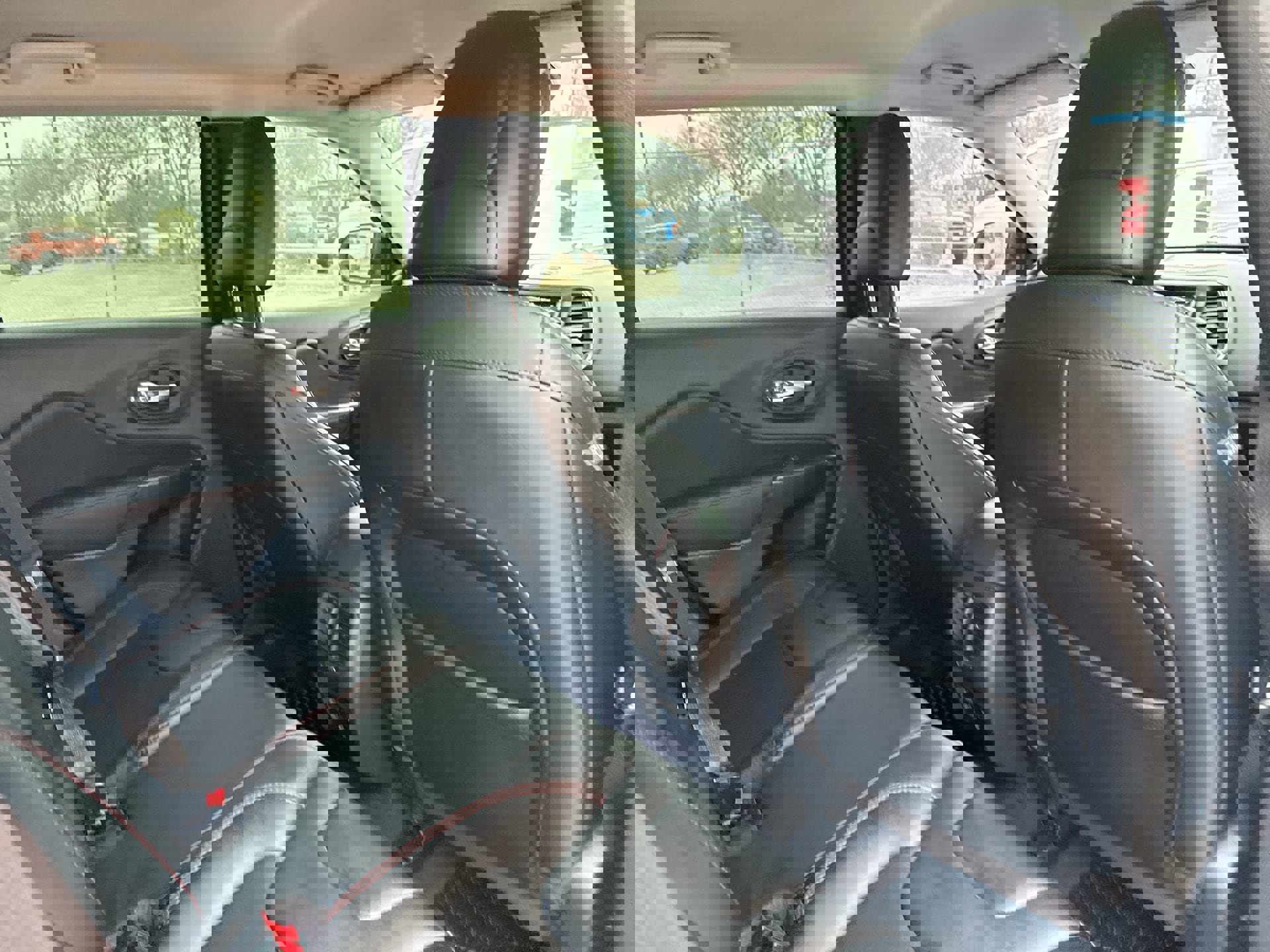 Used 2022 Jeep Cherokee Trailhawk image 24