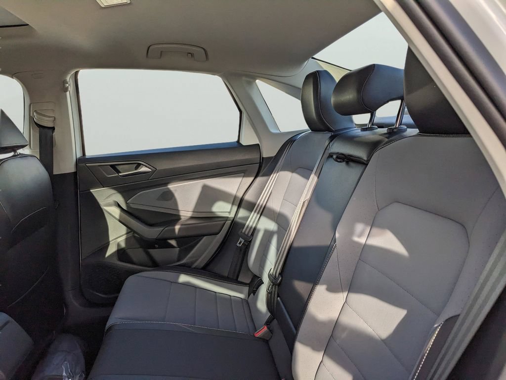 New 2026 Volkswagen Jetta SE FWD image 13