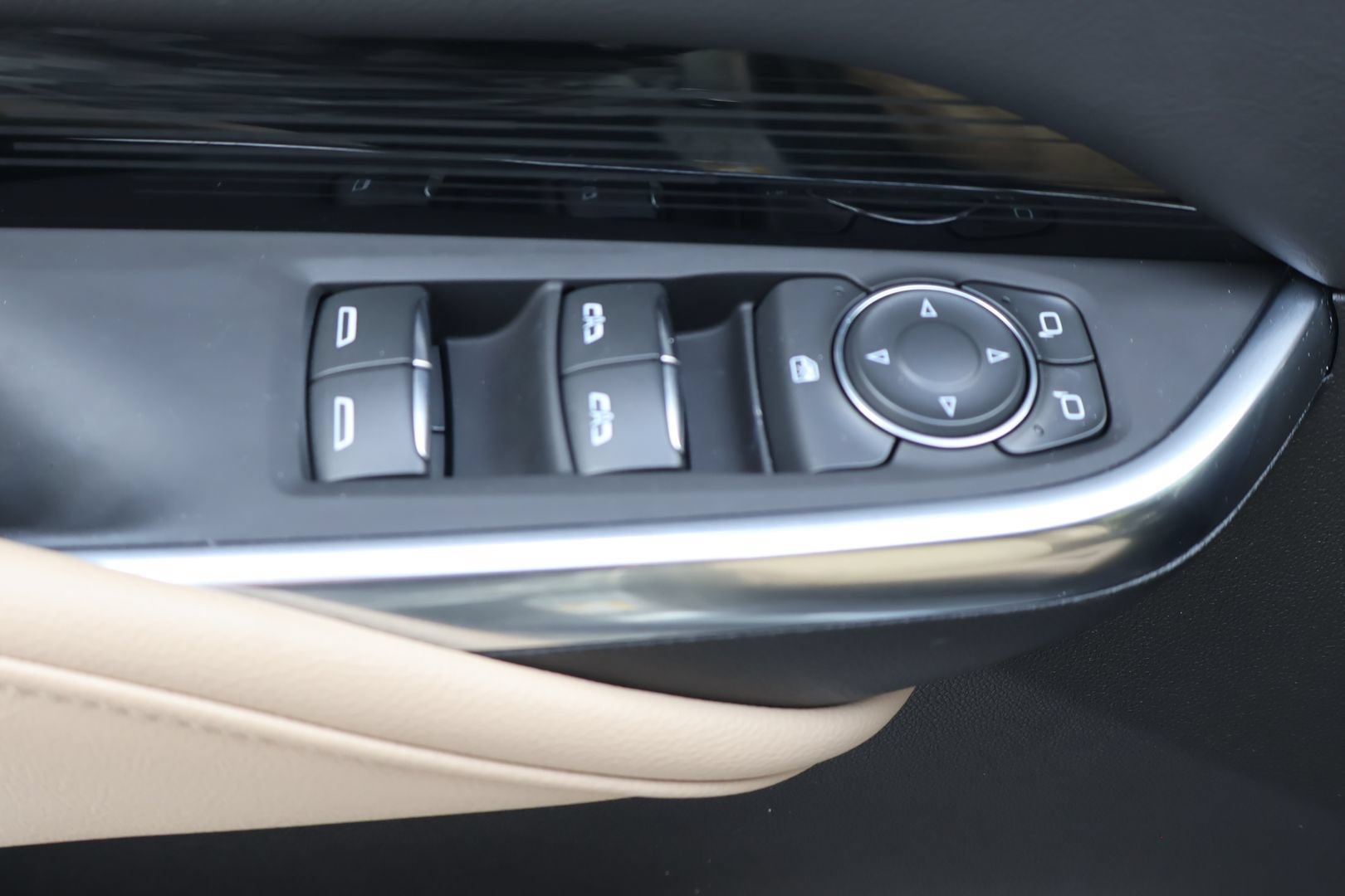 Certified 2024 Cadillac XT4 Luxury FWD image 10