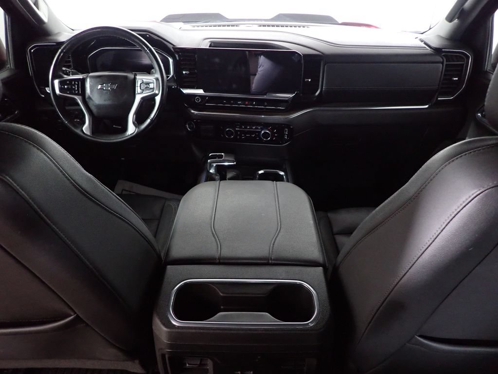 Used 2024 Chevrolet Silverado 1500 LT Trail Boss w/ Convenience Package II AWD/4WD image 31