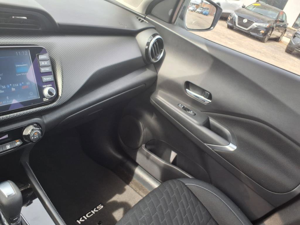 Used 2022 Nissan Kicks SV w/ Interior Electronics Package FWD image 20