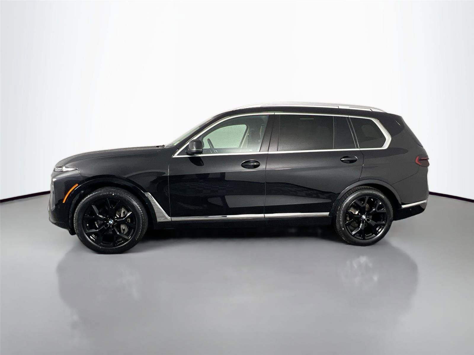 Certified 2023 BMW X7 xDrive40i w/ Executive Package image 3