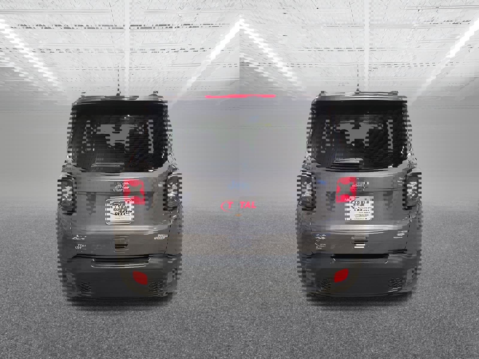 Used 2018 Jeep Renegade Latitude w/ Cold Weather Group image 7