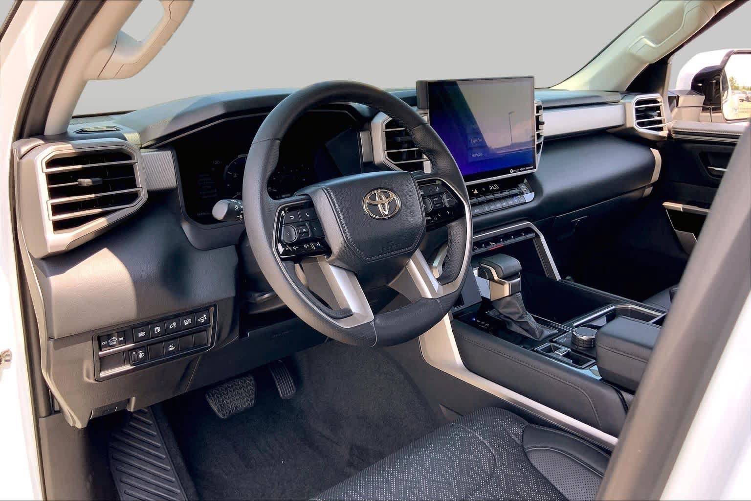 Used 2023 Toyota Tundra Limited w/ Power Package AWD/4WD image 17