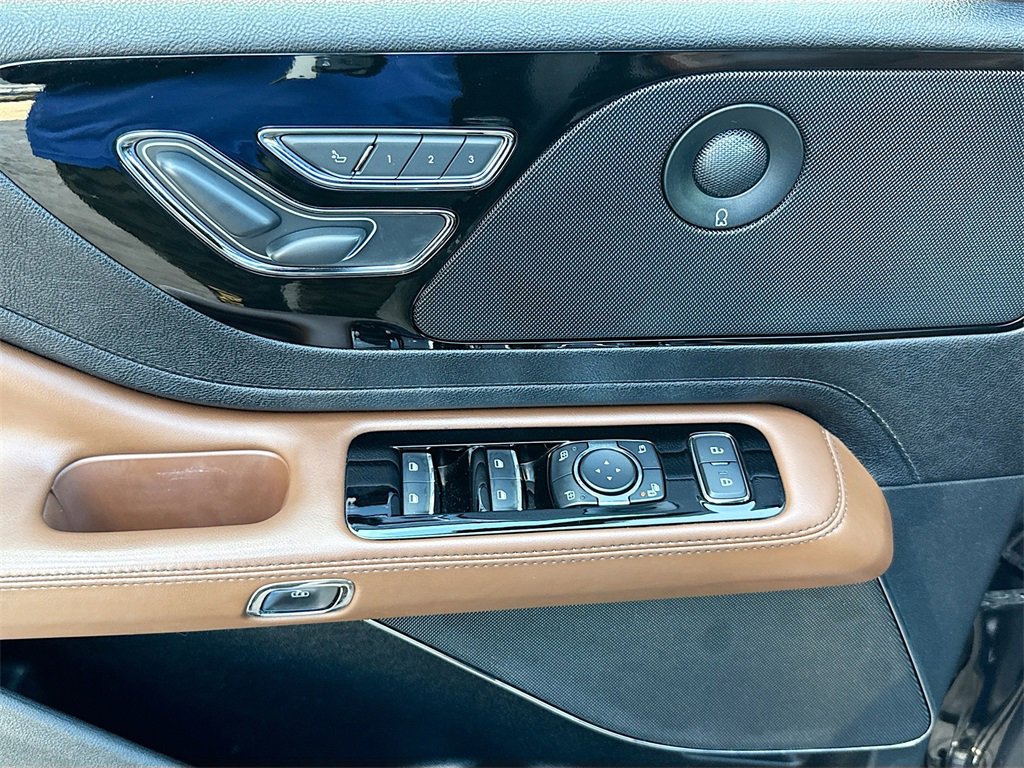 Used 2023 Lincoln Aviator Reserve image 19
