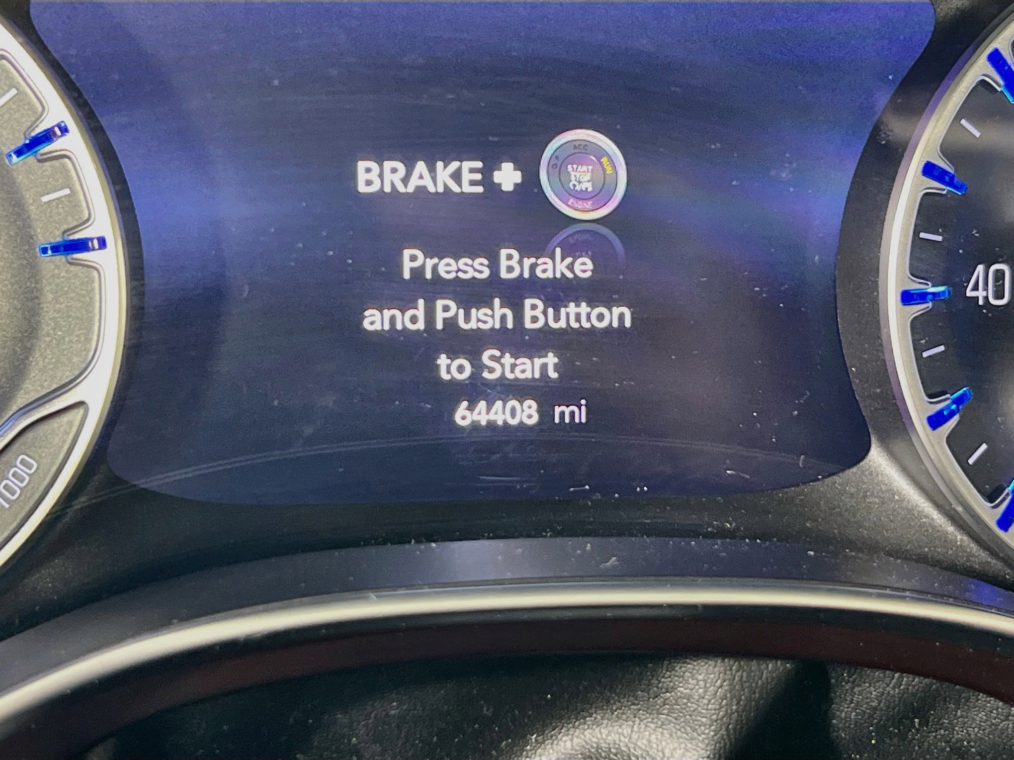 Used 2017 Chrysler Pacifica Limited w/ UConnect Theater Package FWD image 12