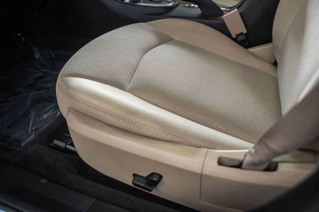 Used 2014 Chrysler 200 LX image 27