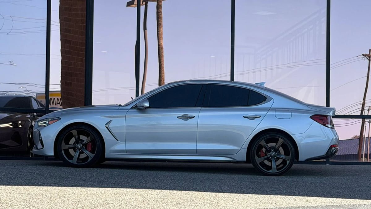 Used 2019 Genesis G70 3.3T Advanced w/ Sport Package RWD image 4
